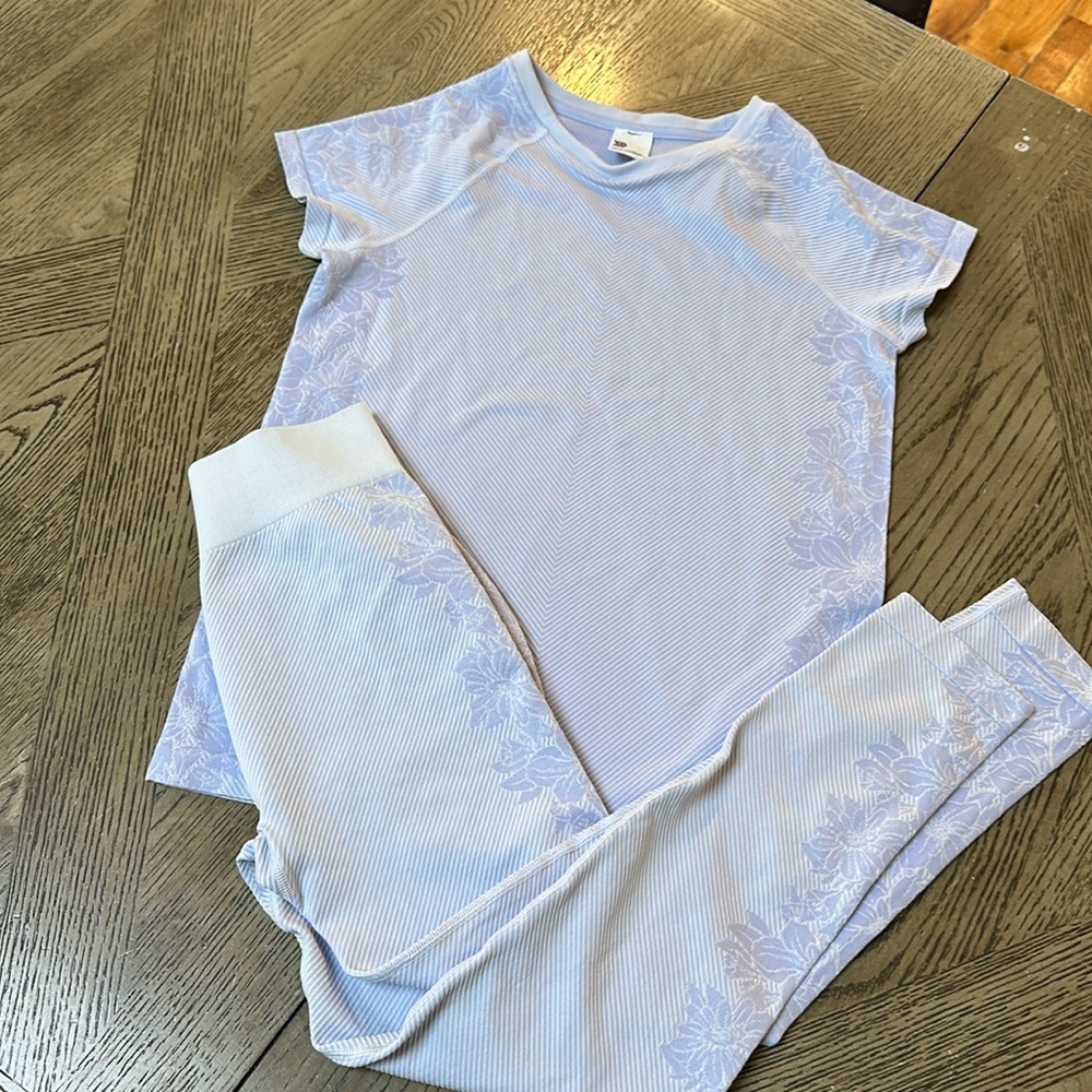 All in motion 2 pc bundle size L (10/12))